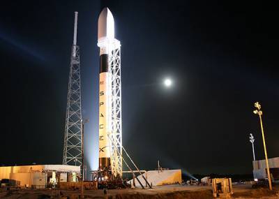 Ракета от SpaceX доставила на орбиту сразу 143 спутника