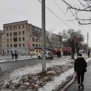 В Павлограде горит общежитие, людей эвакуируют