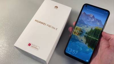 Обладатели смартфонов Huawei могут остаться без банковских приложений