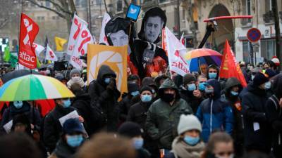 Хроники коронавируса: европейцы бунтуют и диссидентствуют