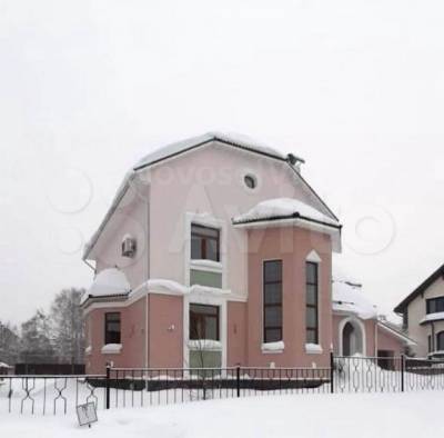 В Кемерове продают четырёхуровневый особняк за 35 млн рублей