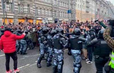 Протесты в России: кто и зачем их раскручивает? Про дежавю, «Голодные игры» и будущее «революционеров» (+видео)