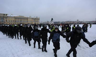 В Петербурге суды арестовали 37 участников акции в поддержку Навального