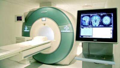 Новосибирские врачи удалили 54-летней женщине огромную опухоль мозга