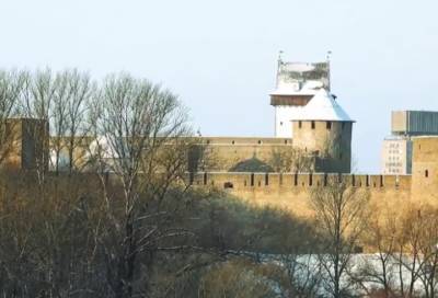 Александр Дрозденко провел виртуальную экскурсию по Ивангородской крепости