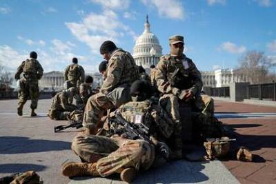 Тысячи военных призвали оставить в Вашингтоне из-за угроз членам Конгресса