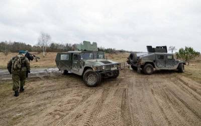 Украинские военные потеряли два автомобиля «военной помощи» от США