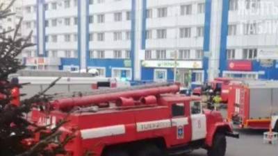 Шесть пожарных машин тушили тумбочку в отделении банка в Находке - vesti.ru - Владивосток - Находка