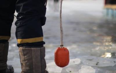 В Черкасской области под лед провалились три человека, включая ребенка - korrespondent.net - Украина - Черкасская обл. - район Каневский