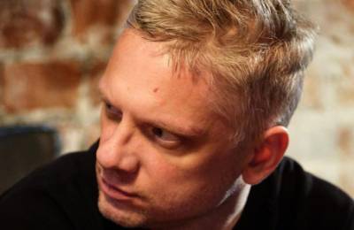Стендап-комик Александр Шаляпин найден мертвым в своей квартире в Москве