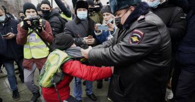 Во время протестов в Москве были задержаны 15 несовершеннолетних