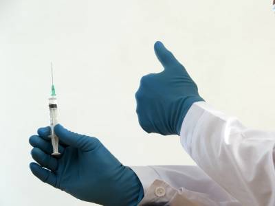 Людям со злокачественными опухолями лучше не делать прививку от СOVID-19