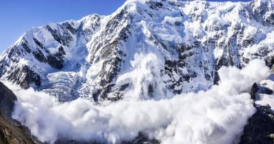 Спасатели предупреждают об опасности схода лавин в Закарпатье