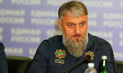 Депутат Адам Делимханов пообещал «решить вопрос с властями» чеченцу, который дрался с омоновцами на митинге
