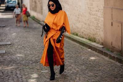 Ким Джонс - Неделя высокой моды: 20 streetstyle-образов, которые сложно забыть - skuke.net - Париж