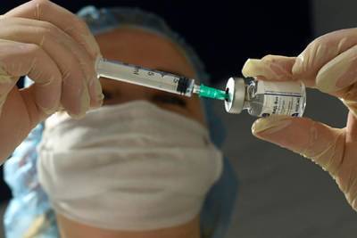 Инфекционист назвал плюс побочных эффектов вакцины от коронавируса