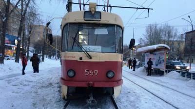 На Вторчермете девочка-подросток попала под трамвай (ФОТО)