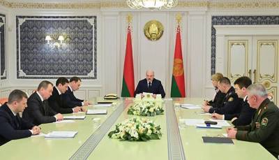 Лукашенко сомневается в защищенности новых паспортов и ID-карт