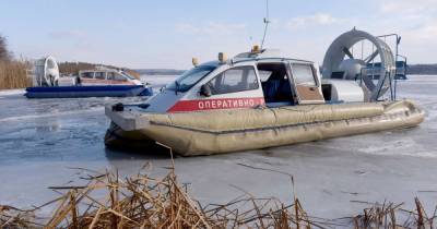 Возле Канева под лед провалились двое рыбаков и ребенок: спасатели нашли тело одного погибшего