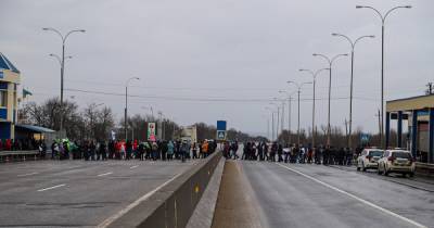 В Одессе моряки и работники порта перекрыли дорогу, требуя отставки Криклия (ФОТО, ВИДЕО)