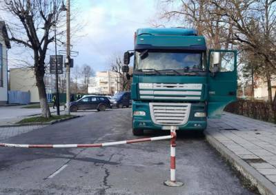 Пьяный водитель грузовика хотел откупиться от полиции 5 тысячами гривен: ему грозит тюрьма