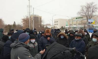 В Казахстане митингуют против вакцинации
