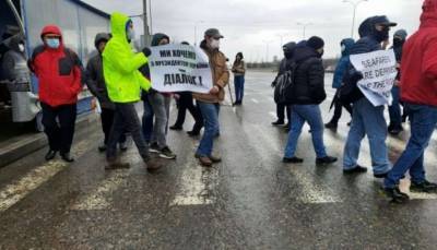 Трасса Одесса-Киев заблокирована из-за протестов моряков