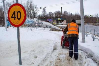 На окраине Рязани убрали снег после обращений жителей