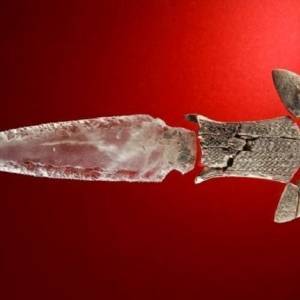 В Испании обнаружили хрустальный кинжал, которому более 5 тысяч лет. Фото