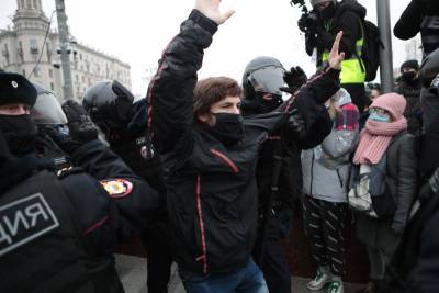 "Новая газета" утверждает, что бывший игрок "Ливерпуля" был задержан на протестах в Москве