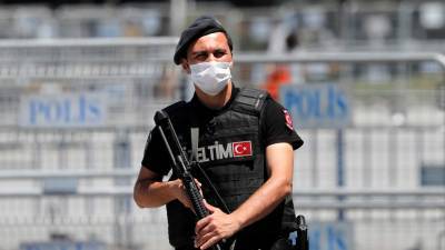 РИА Новости: мужчина с ножом напал на троих россиян в Стамбуле
