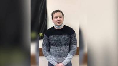 Суд арестовал петербуржца, который во время протестной акции ударил двух полицейских