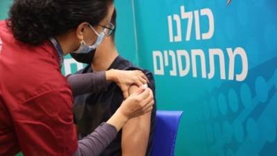 В Израиле начнут платить компенсации пострадавшим от прививок: кому положено и как получить