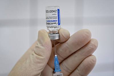 Названа доля верящих в безопасность вакцины от коронавируса украинцев