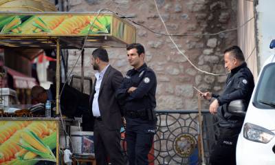 Неизвестный мужчина напал с ножом напал на трех россиян в Турции