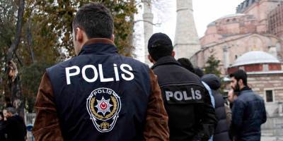 В Турции преступник с ножом напал на троих россиян