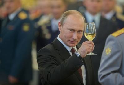 Путин не исключил, что мог бы работать в области виноделия