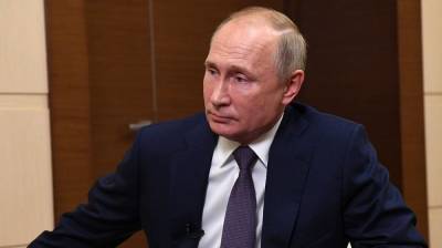 Путин рассказал, на каком музыкальном инструменте его научили играть родители