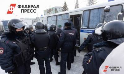 Вася Обломов вдохновился полицейским, который ударил женщину на митинге