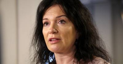 Петравича призналась, что ей непросто совмещать работу министра и депутата во время пандемии