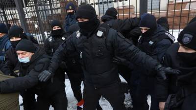 Толкотня под Офисом Президента: в Украине возобновились тарифные протесты – фото, видео