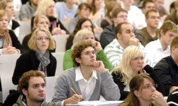 Студентам России могут позволить самим выбирать форму обучения: очную или дистанционную