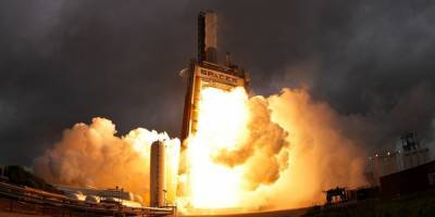 Ракета SpaceX доставила на орбиту рекордное число спутников