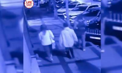 В Стамбуле мужчина с ножом напал на российских туристов