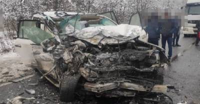 На Львовщине произошла ужасная автокатастрофа: погибли 2 человека, много раненых – фото