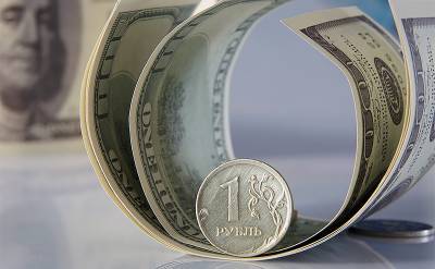Эксперт: курс доллара может уйти за 80