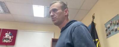 В прокуратуре признали законным заседание суда по Навальному в полиции