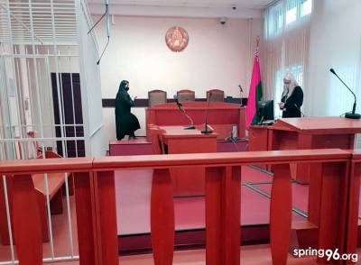 «Правосудие на потоке». В Минске прошло около ста судов над задержанными в выходные дни