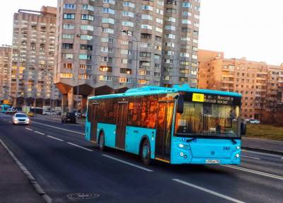 В этом году Смольный закупит более полусотни новых автобусов