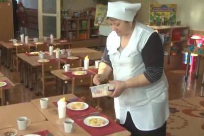 Теперь все за счет родителей: украинцам придется оплачивать питание дошкольников, детали нововведения
